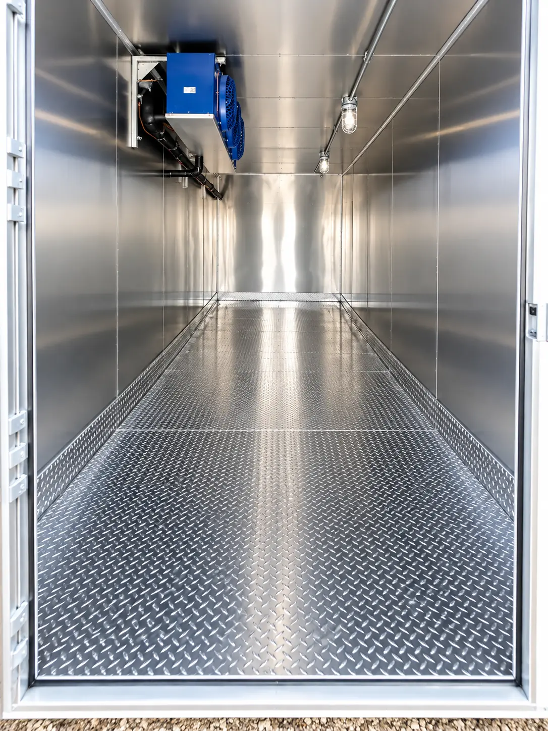 12 ft Refrigerated Trailer for rent in Florida (photo 4)