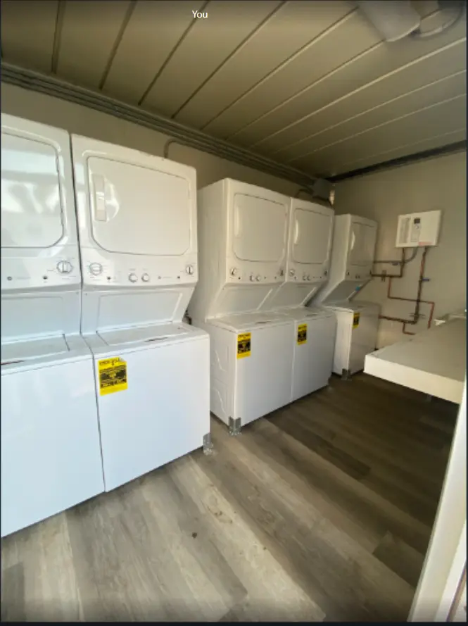 20 ft Laundry Container for rent in Florida (photo 2)