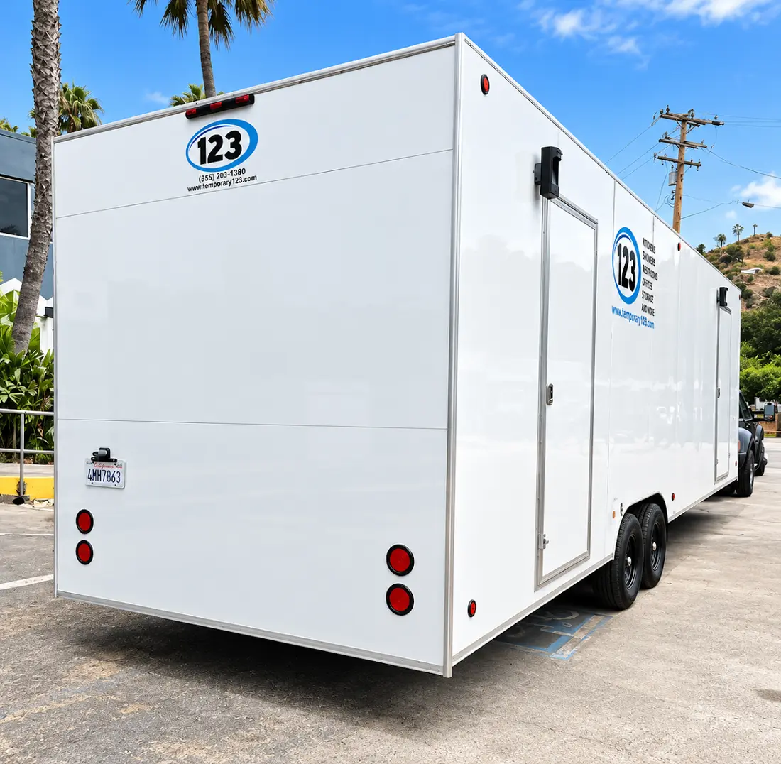 30 ft Conveyor Dishwashing Trailer for rent in Florida (photo 2)