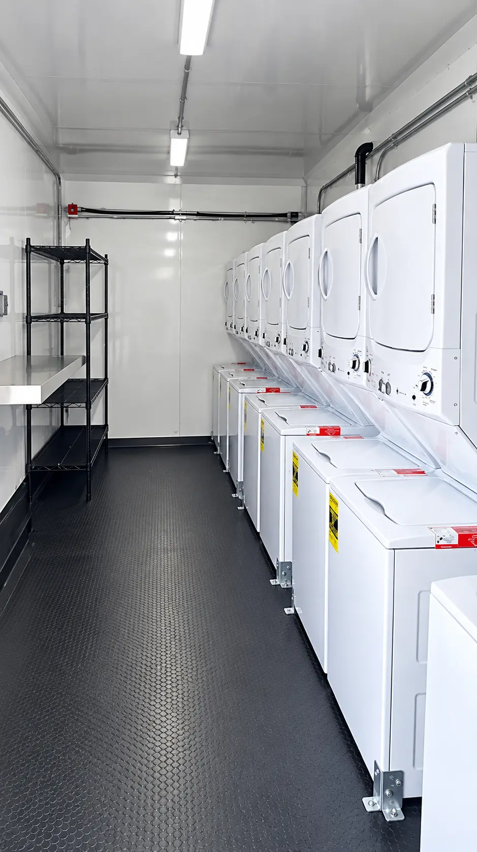 30 ft Laundry Trailer (10 washer/dryer) for rent in Florida (photo 1)