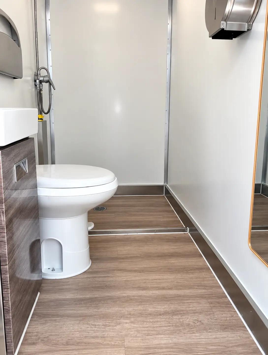 30 ft Luxury Shower-Restroom Combo (10 stalls) for rent in Florida (photo 1)