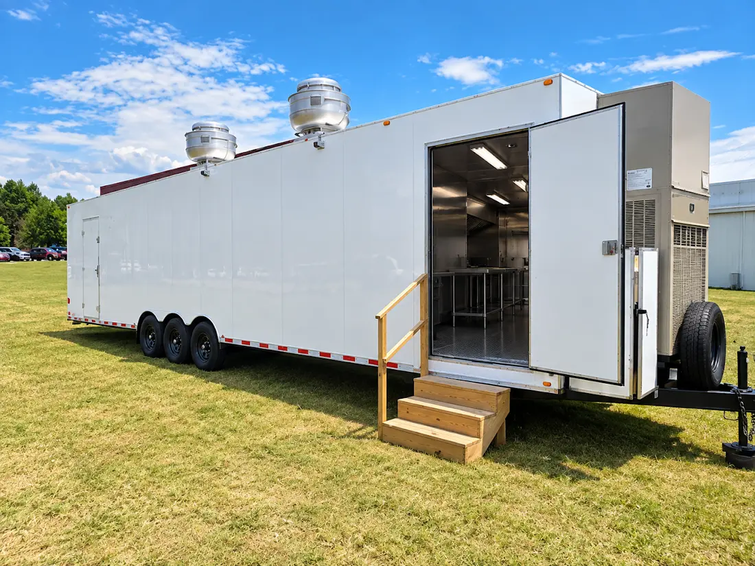 40 ft Mobile Combo Kitchen for rent in Florida (photo 4)