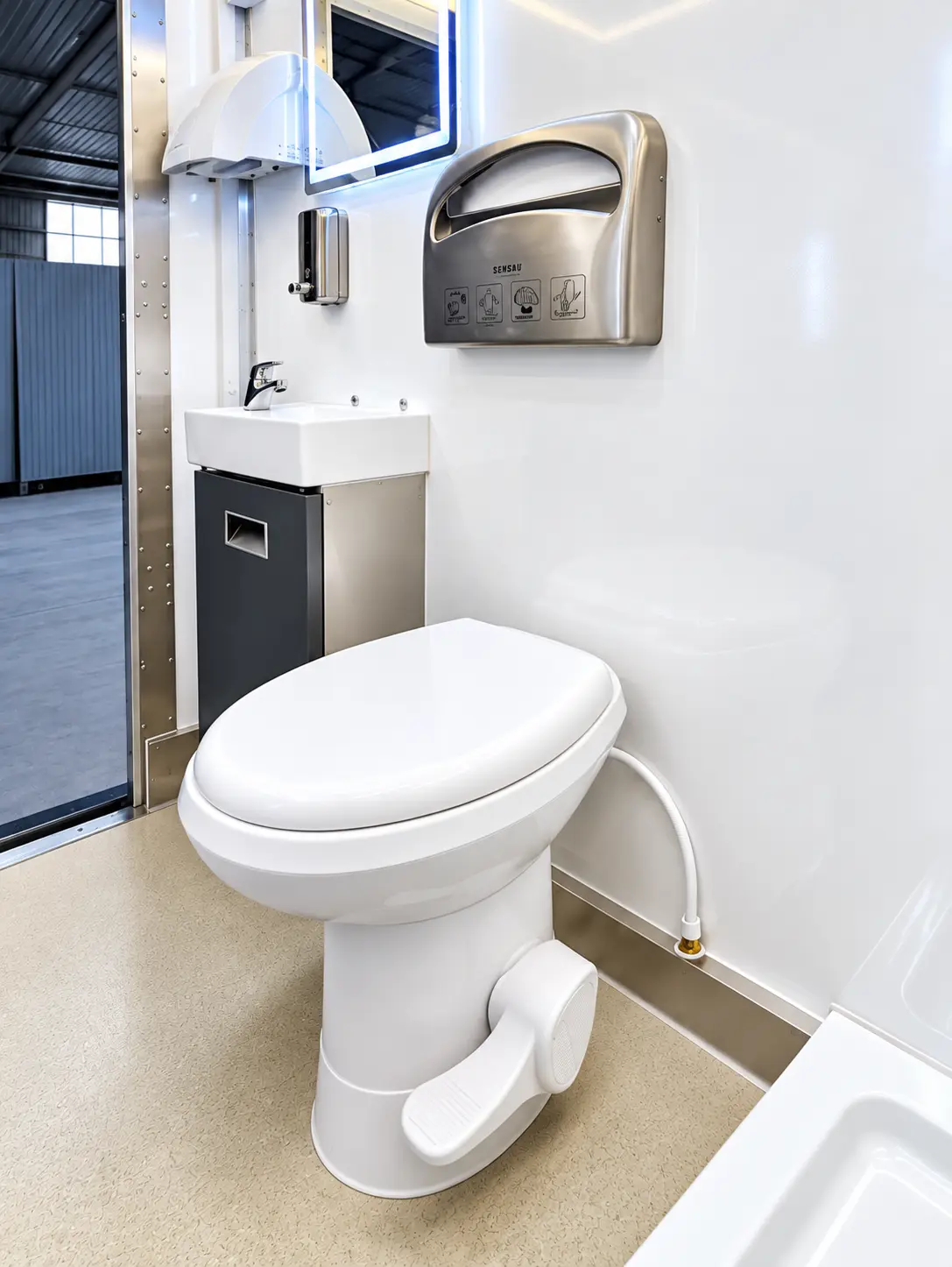 Restroom Trailer available for rent in Florida